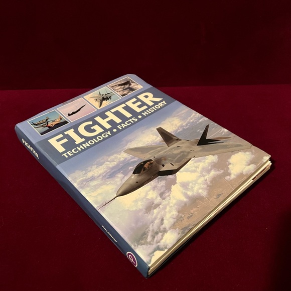 Fighter Technology, Facts, History Softback Book - Picture 2 of 10